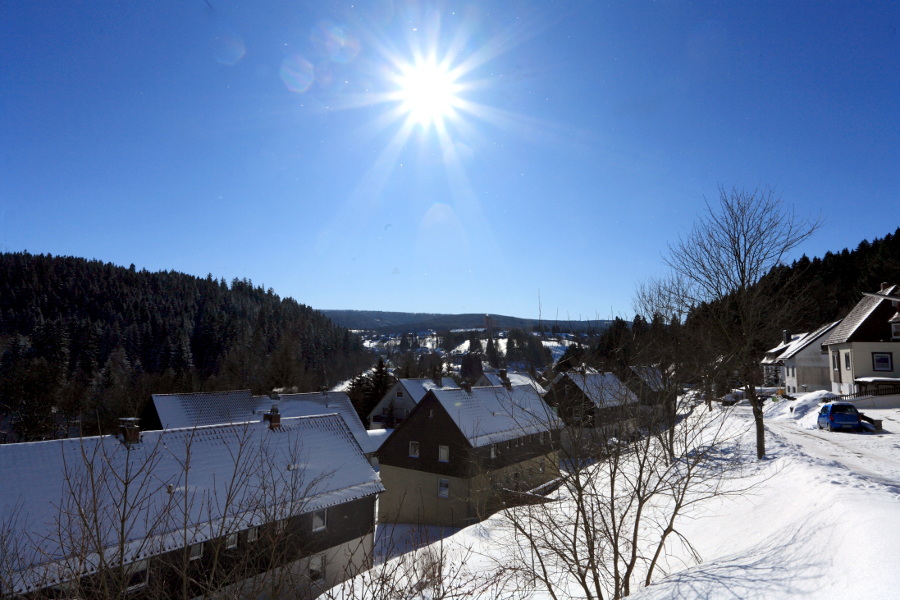 Blick von der Silberhütte auf Altenau im Winter