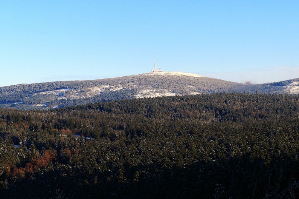 Blick von der Steilen Wand (bei Torfhaus) zum Brocken Anfang Dezember 2008